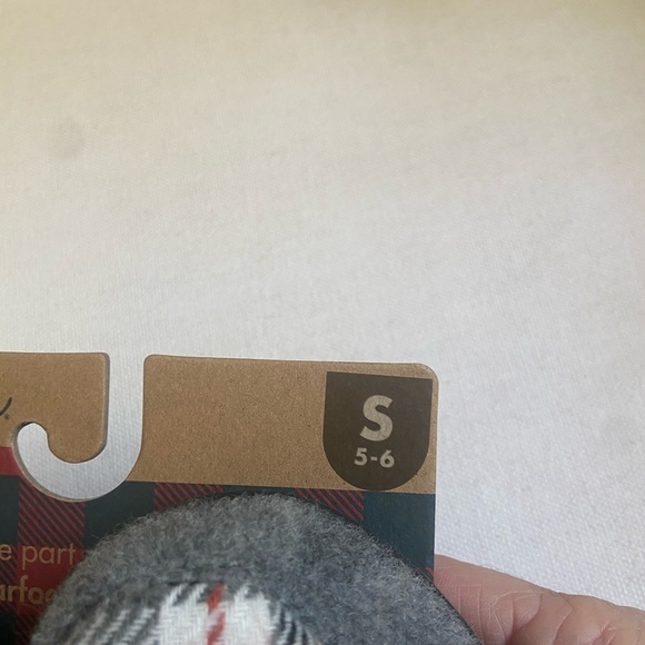 Dearfoams memory foam and sherpa trim slippers – NEW - Picture 7 of 9